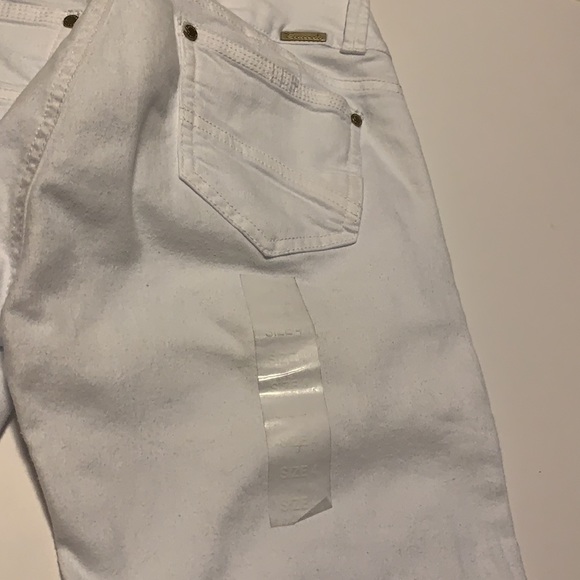 🆕 Trucco’s White Stretchy Boot Cut Flares - Women’s Size 4 - Picture 7 of 8